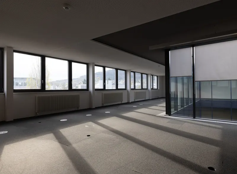 Bürofläche mit Fensterfront